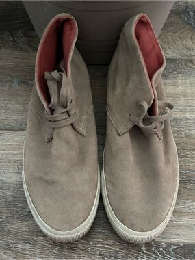 Hollister Men's Taupe Suede Chukka Boots